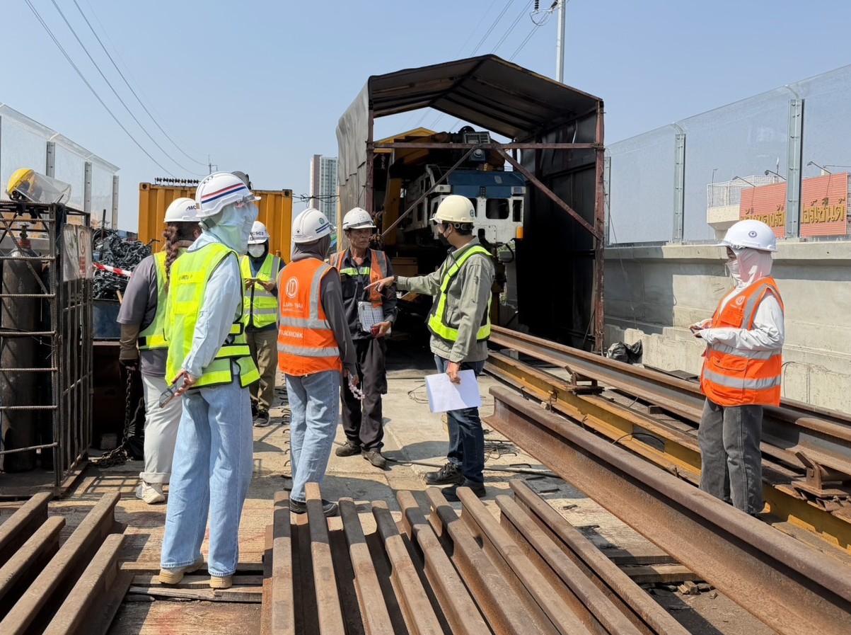 รฟม. ลงพื้นที่โครงการรถไฟฟ้าสายสีม่วง ช่วงเตาปูน – ราษฎร์บูรณะ (วงแหวนกาญจนาภิเษก) ตรวจติดตามการดำเนินงานลดผลกระทบด้านสิ่งแวดล้อมอย่างต่อเนื่อง